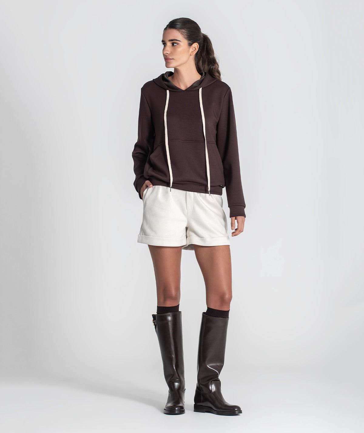 Camisola com cordão e capucho 6445