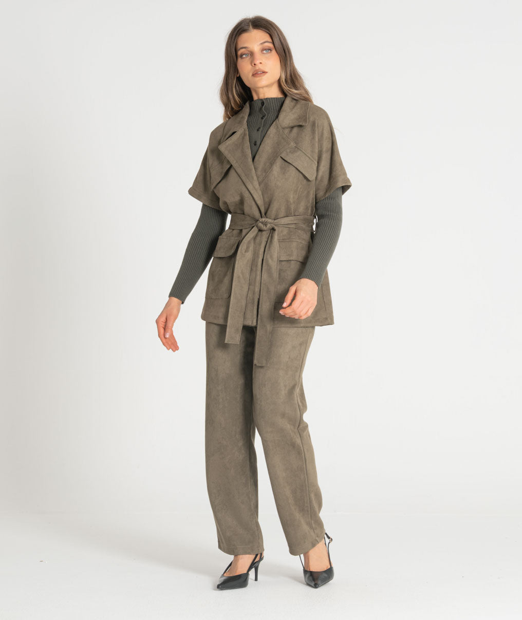 Trousers with covered button 6545