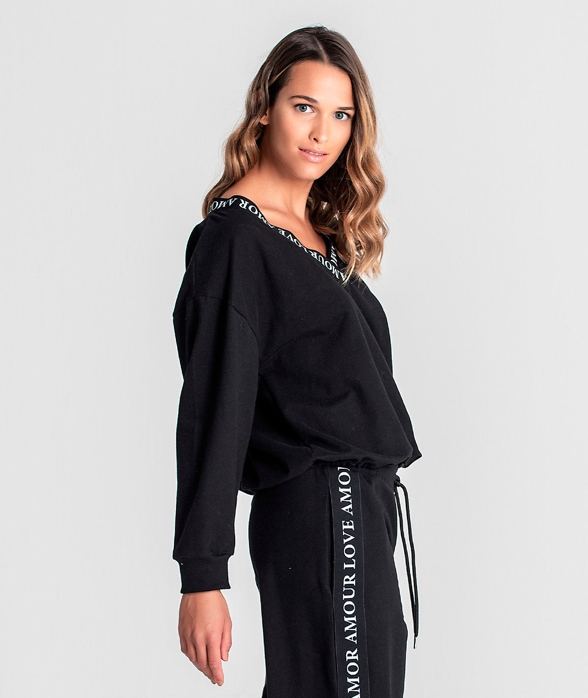Sweater em felpa com elástico love F045