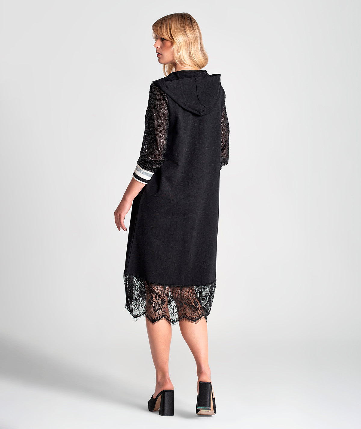 Vestido felpa com renda e lantejoulas F051