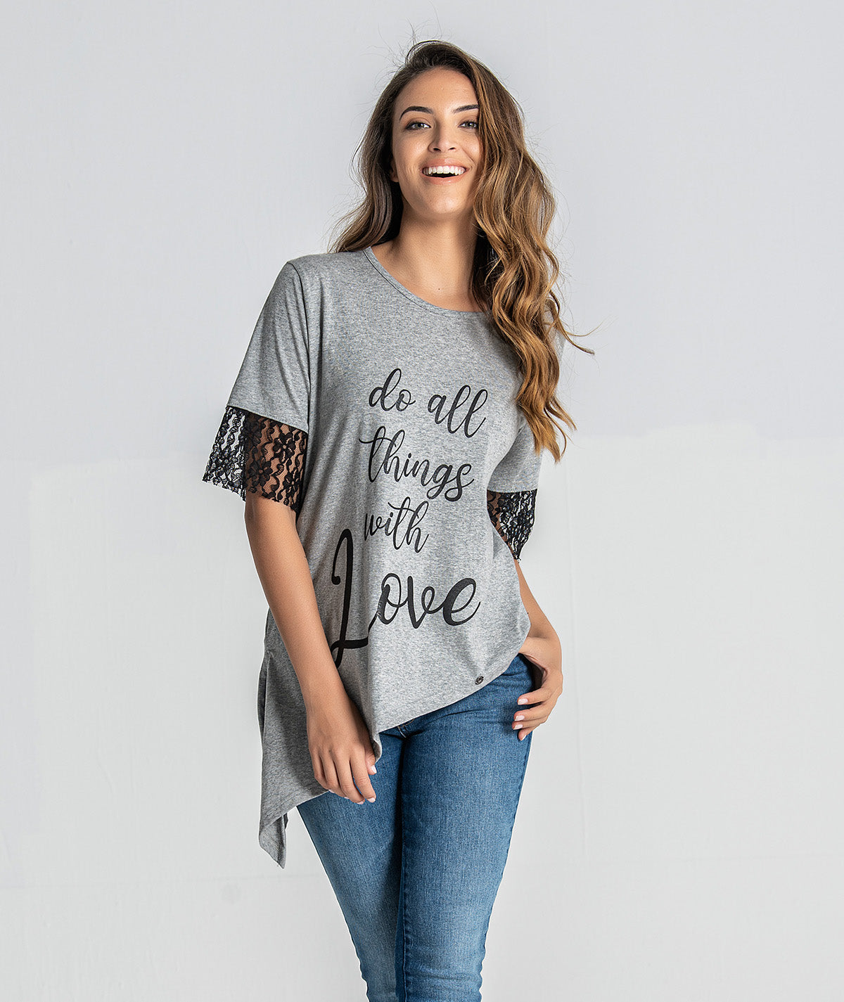 T‐shirt assimétrica com estampado T053