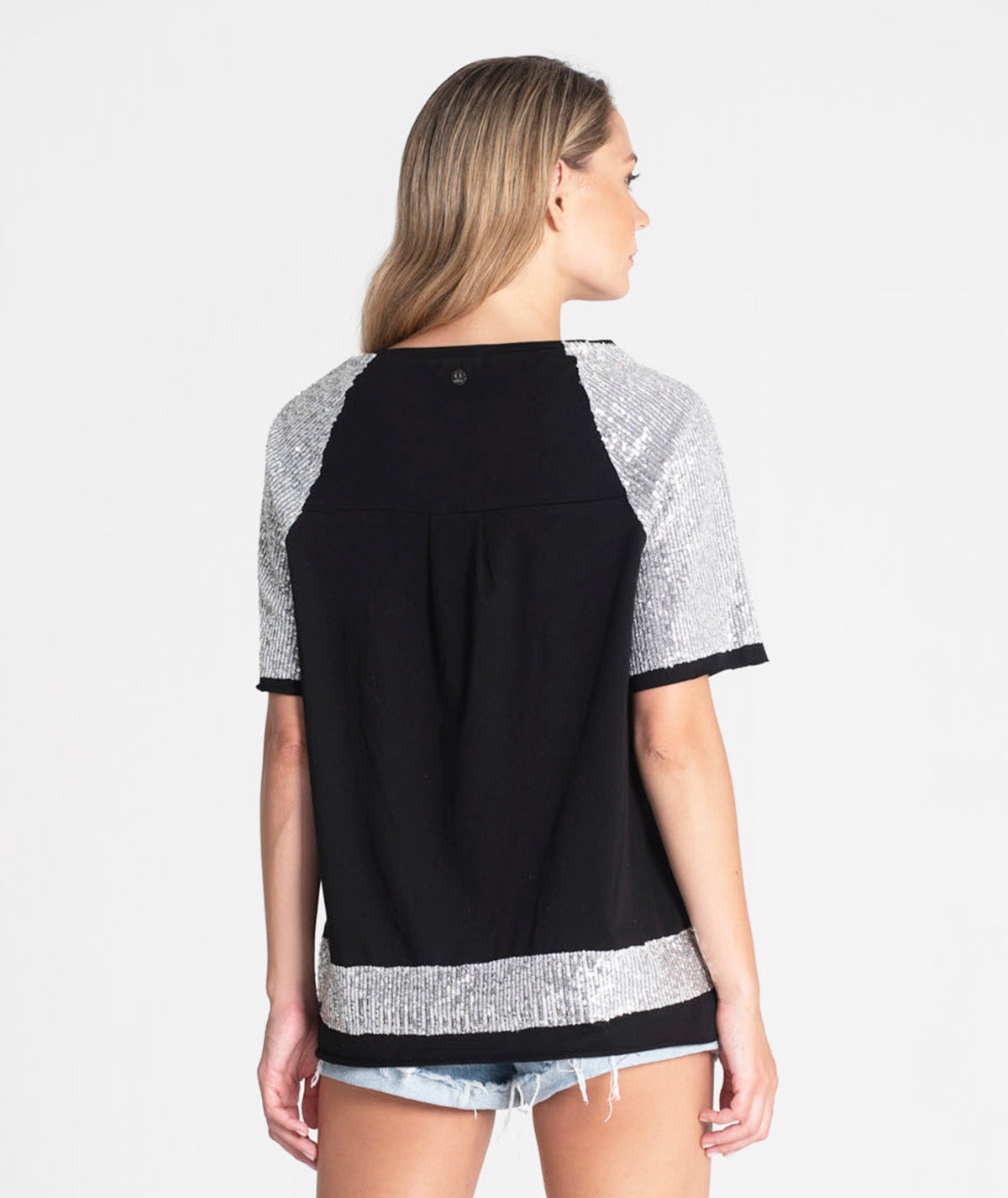 T‐shirt com mangas e detalhes em lantejoulas T075