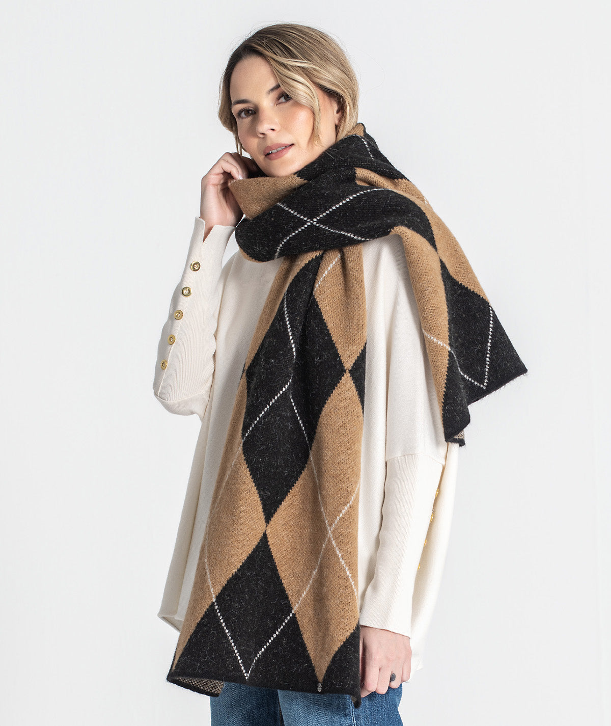 Diamond pattern scarf A059