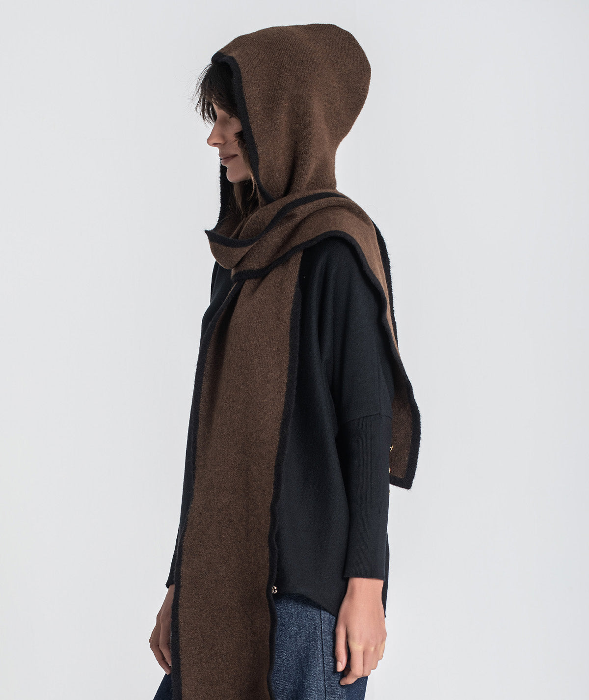 Scarf with contrasting patterns A061