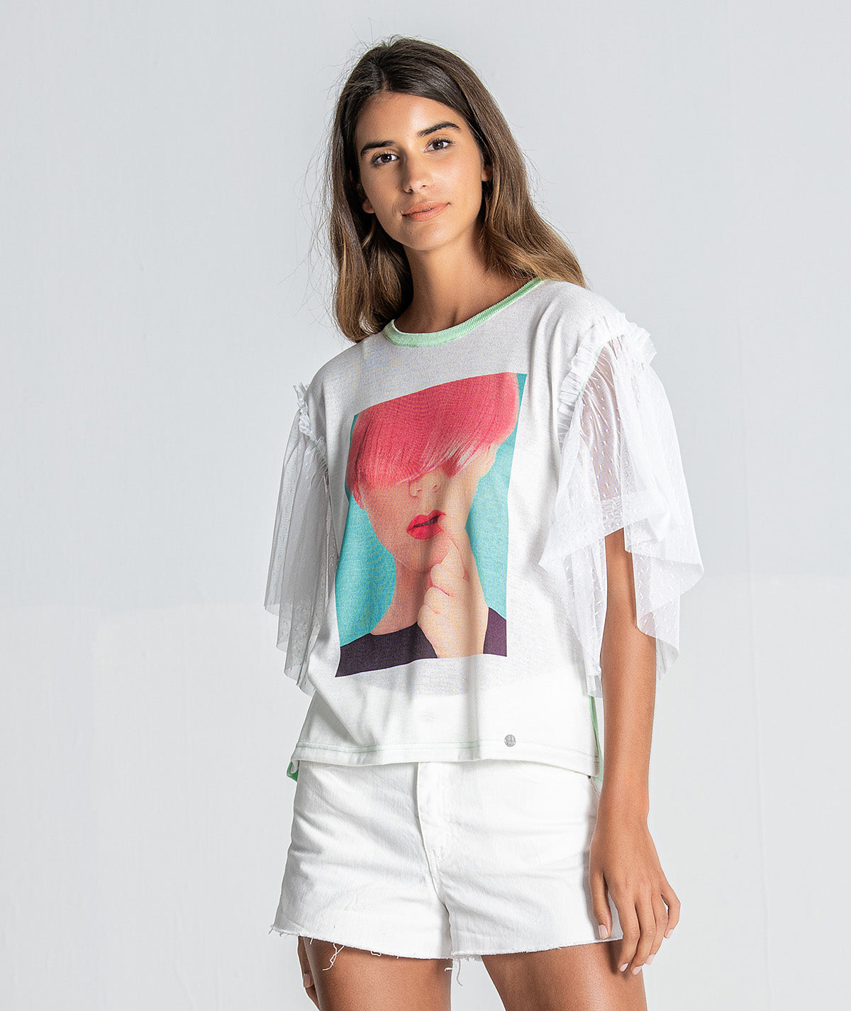 Camisola motivo com mangas em
tule 1909