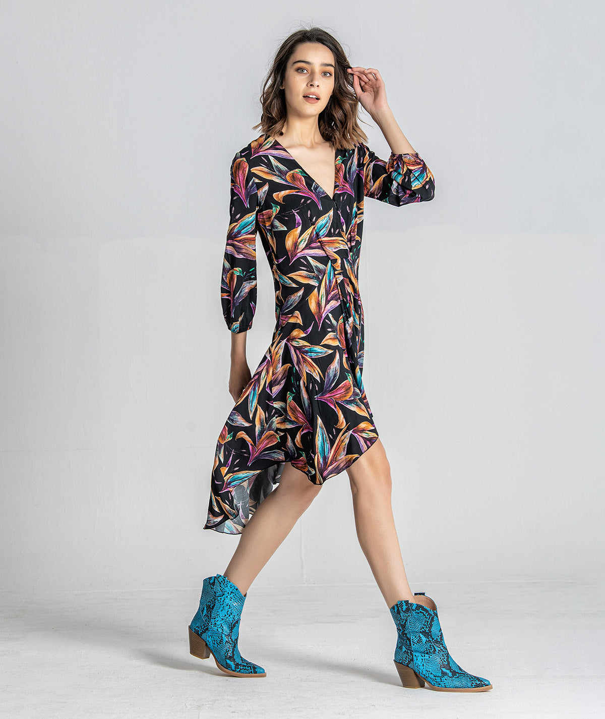 Vestido com folhos 2855