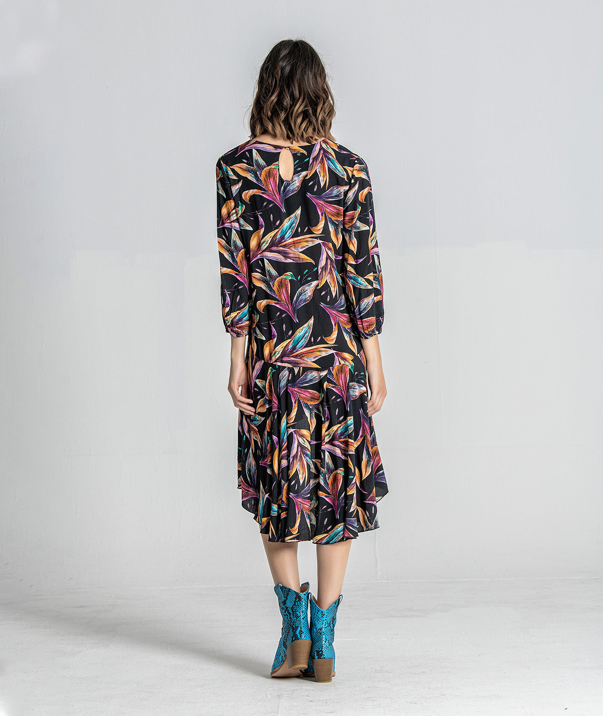 Vestido com folhos 2855