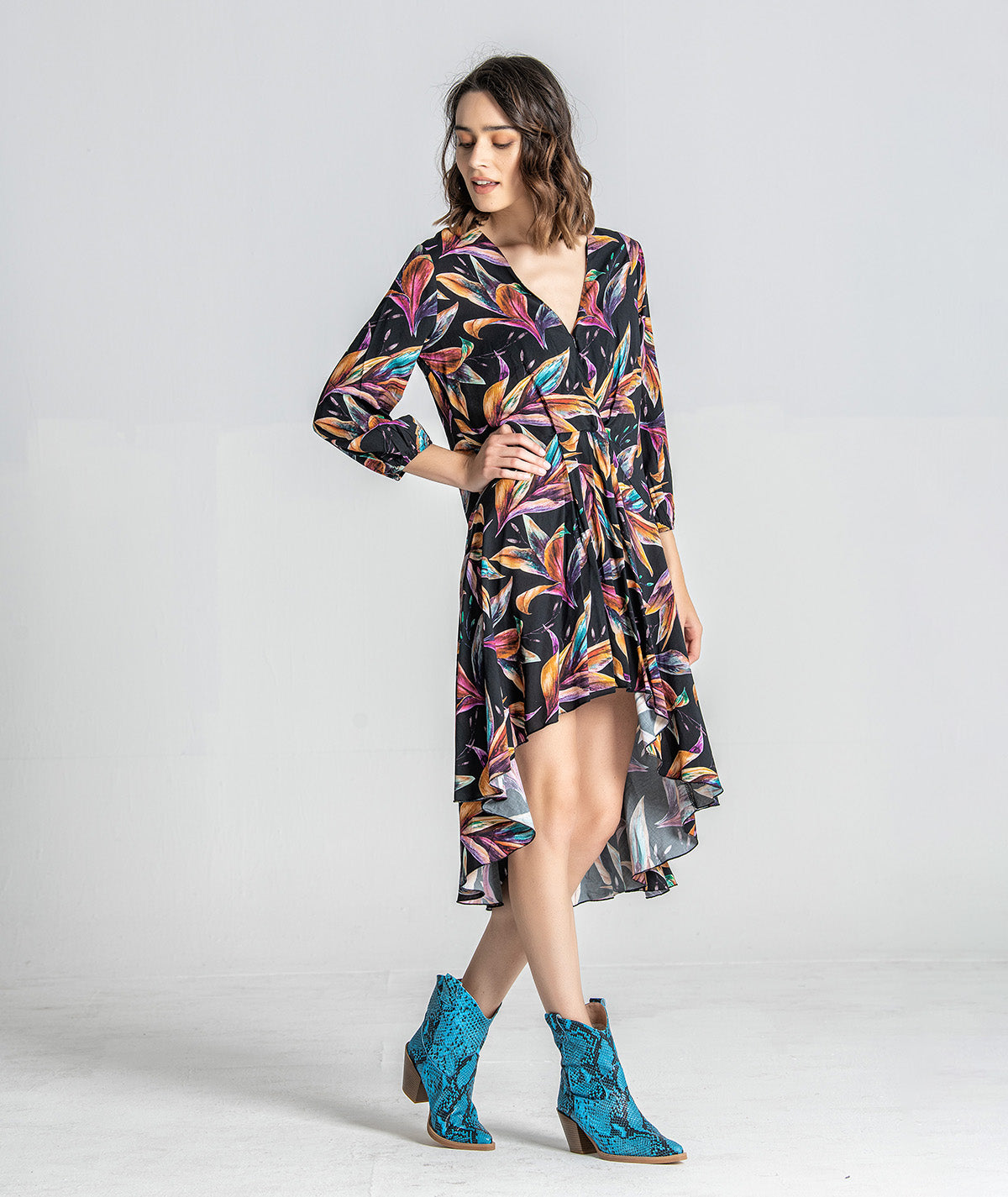 Vestido com folhos 2855