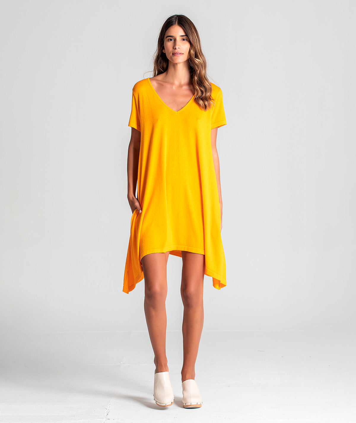 Vestido básico decote em V 3143