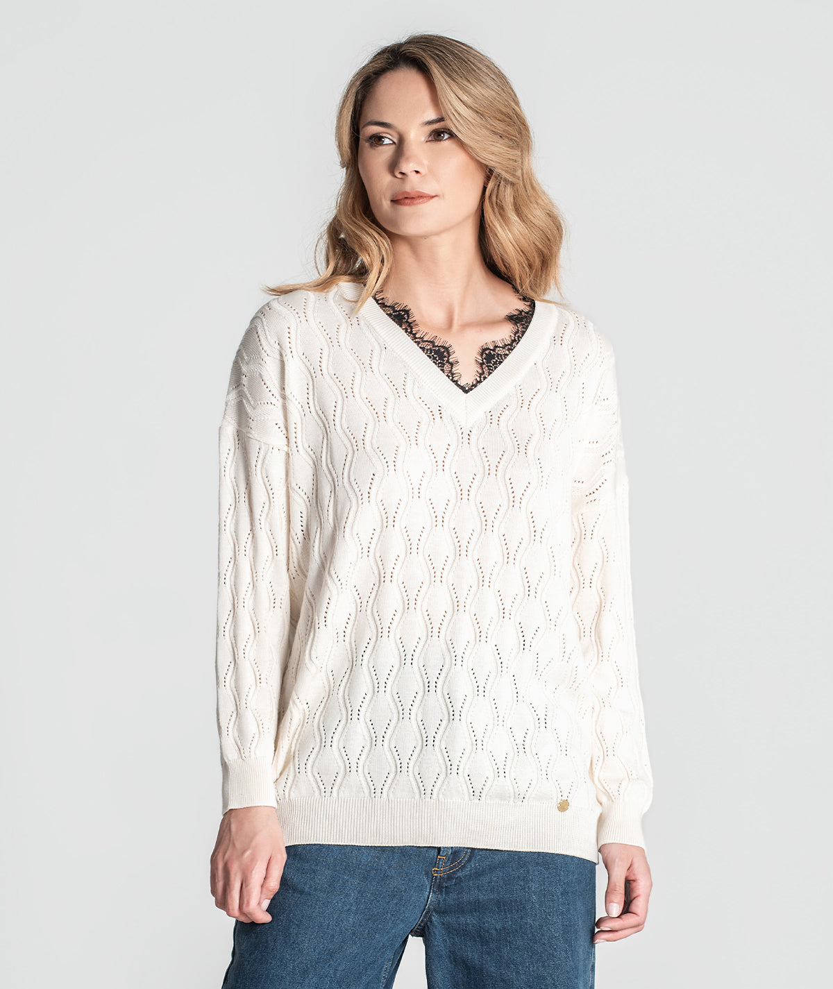 Camisola perfurada com renda 3351