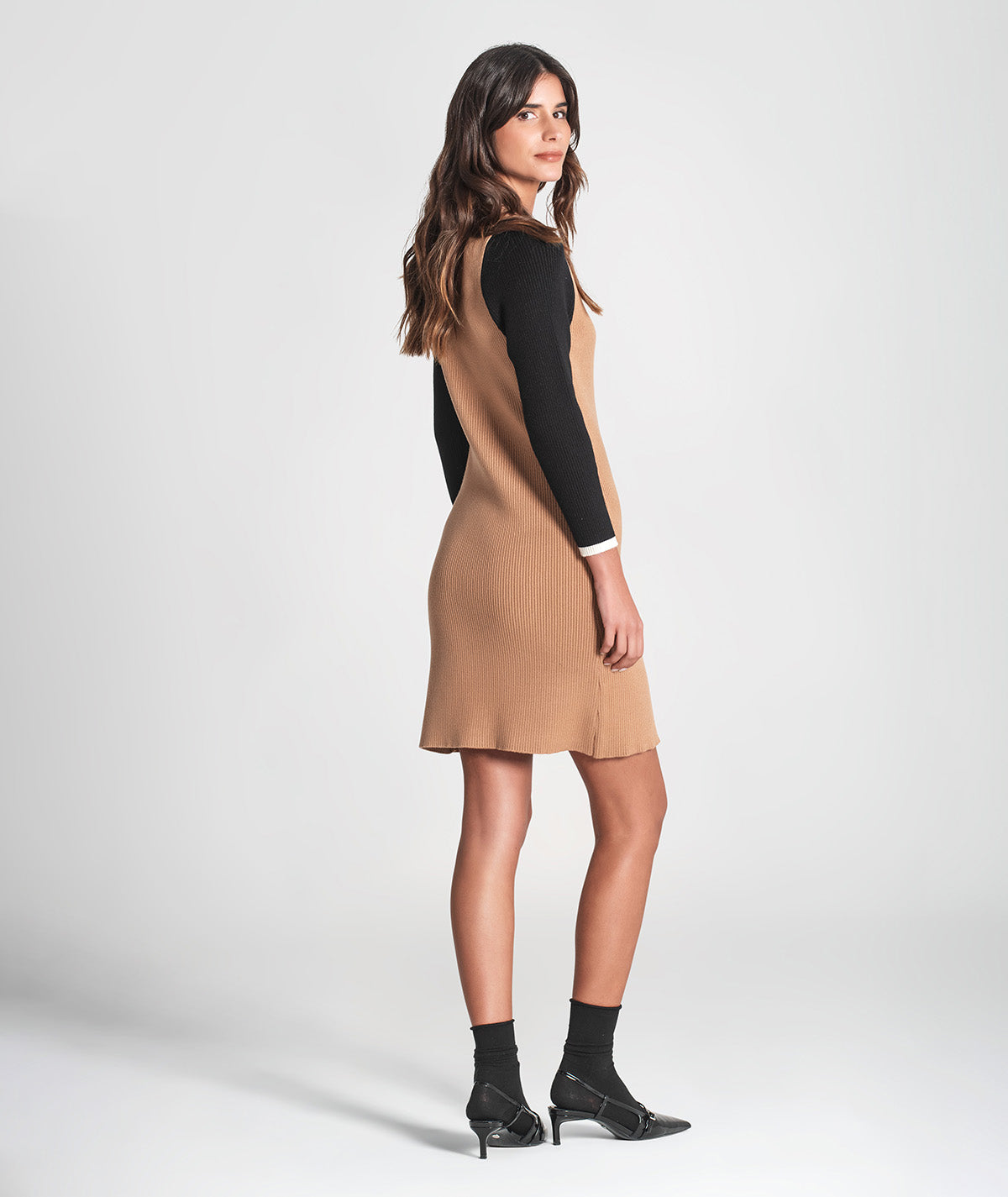 Vestido com contrastes 3354