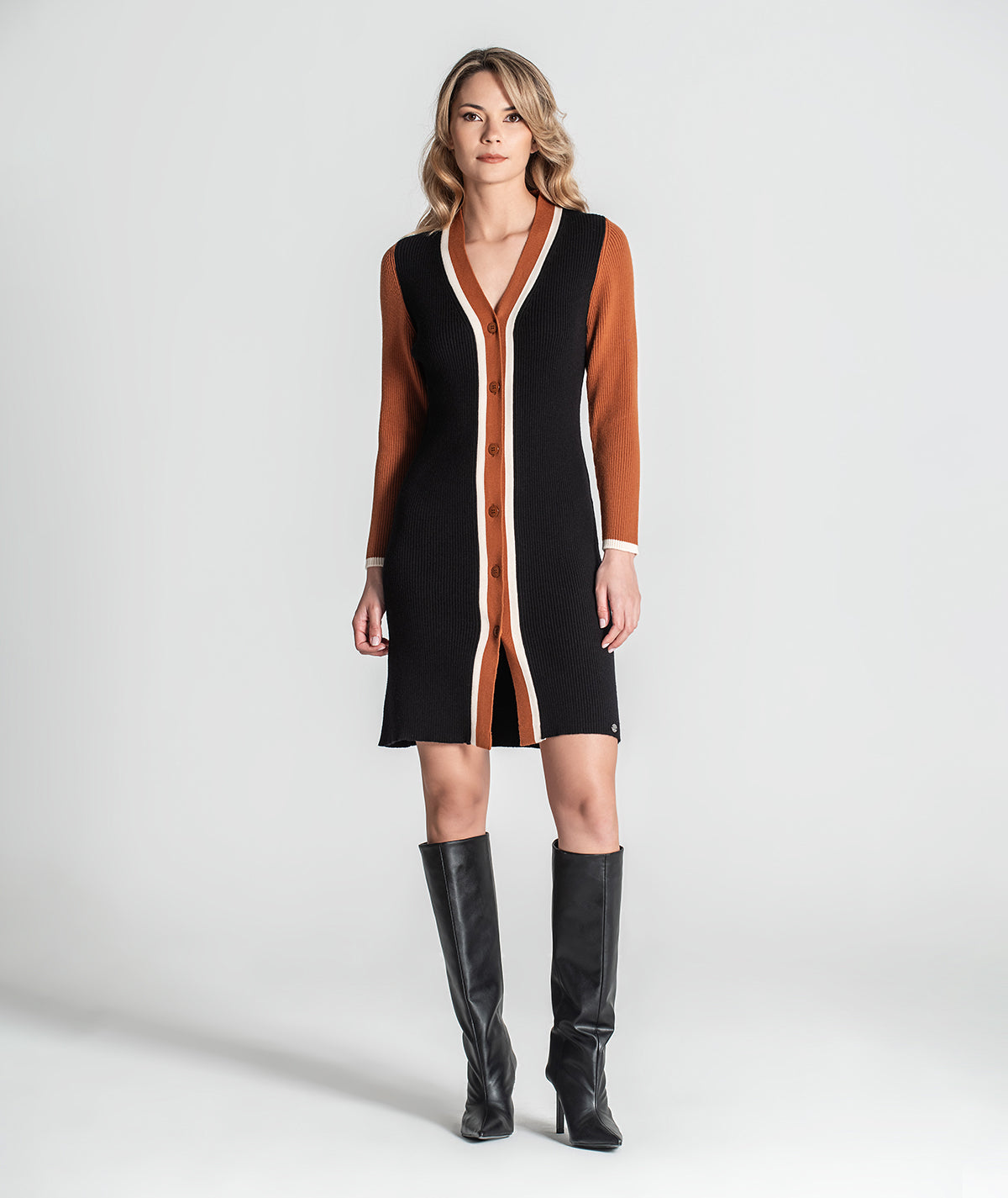 Vestido com contrastes 3354