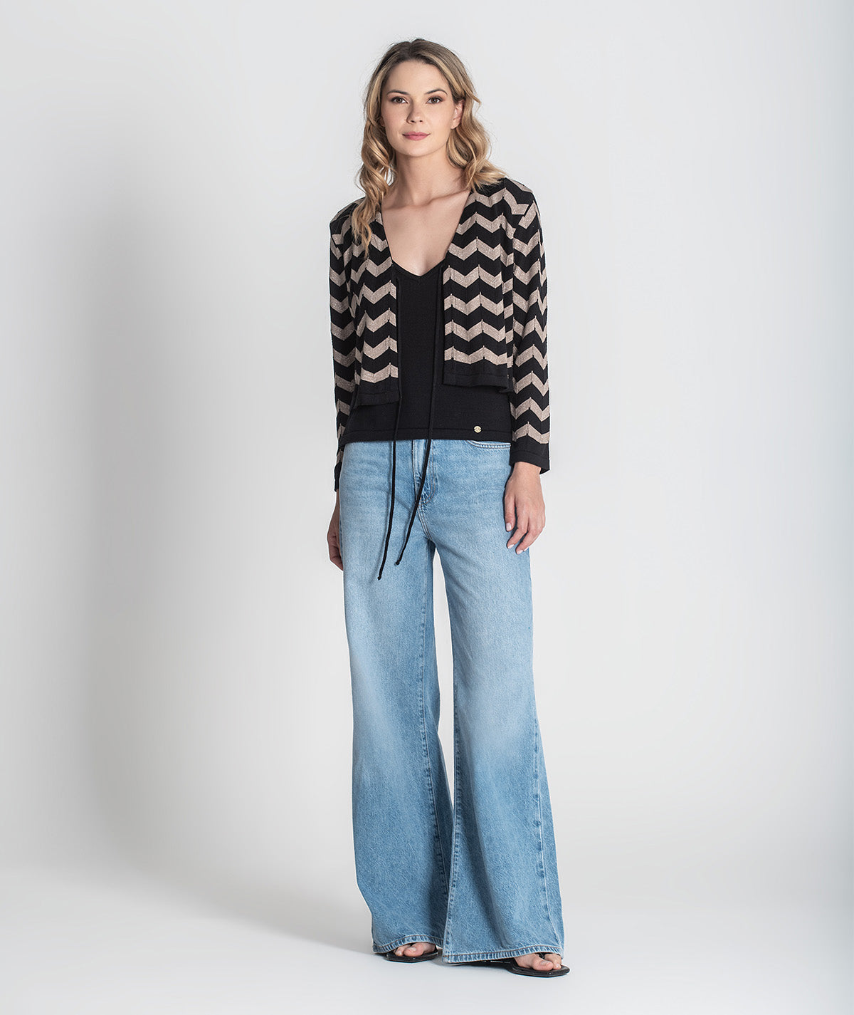 Casaco curto zigzag com brilho 3383