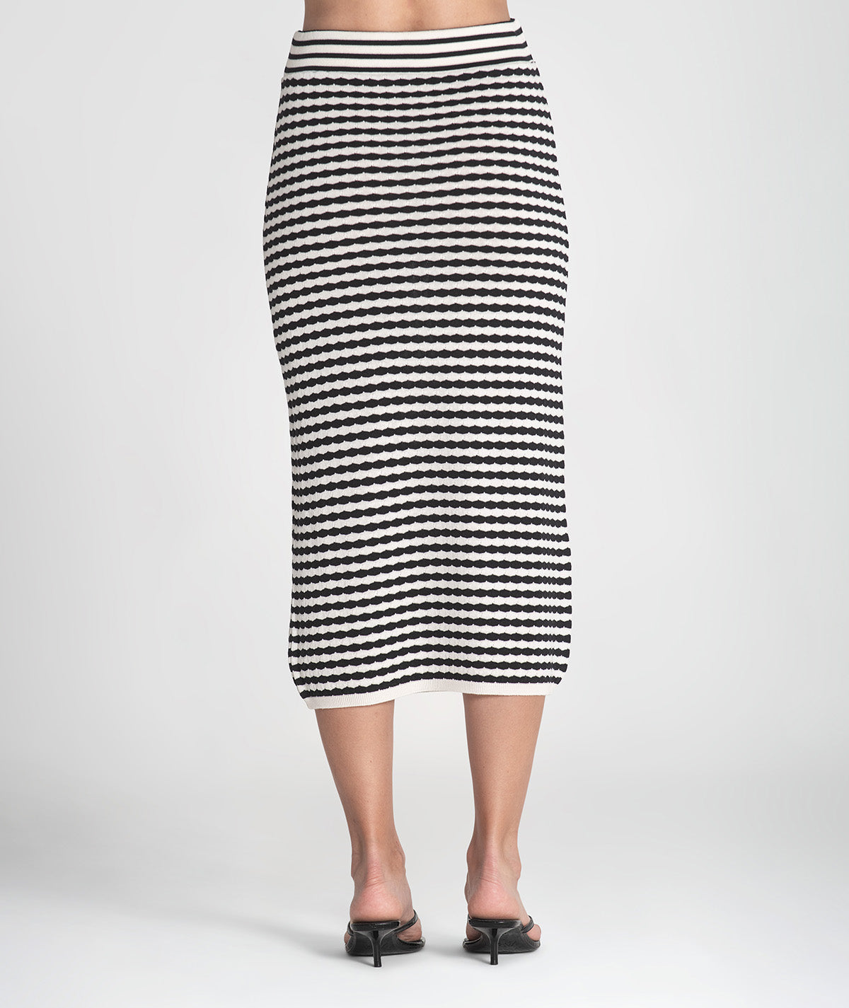 Saia com perfurados 3386