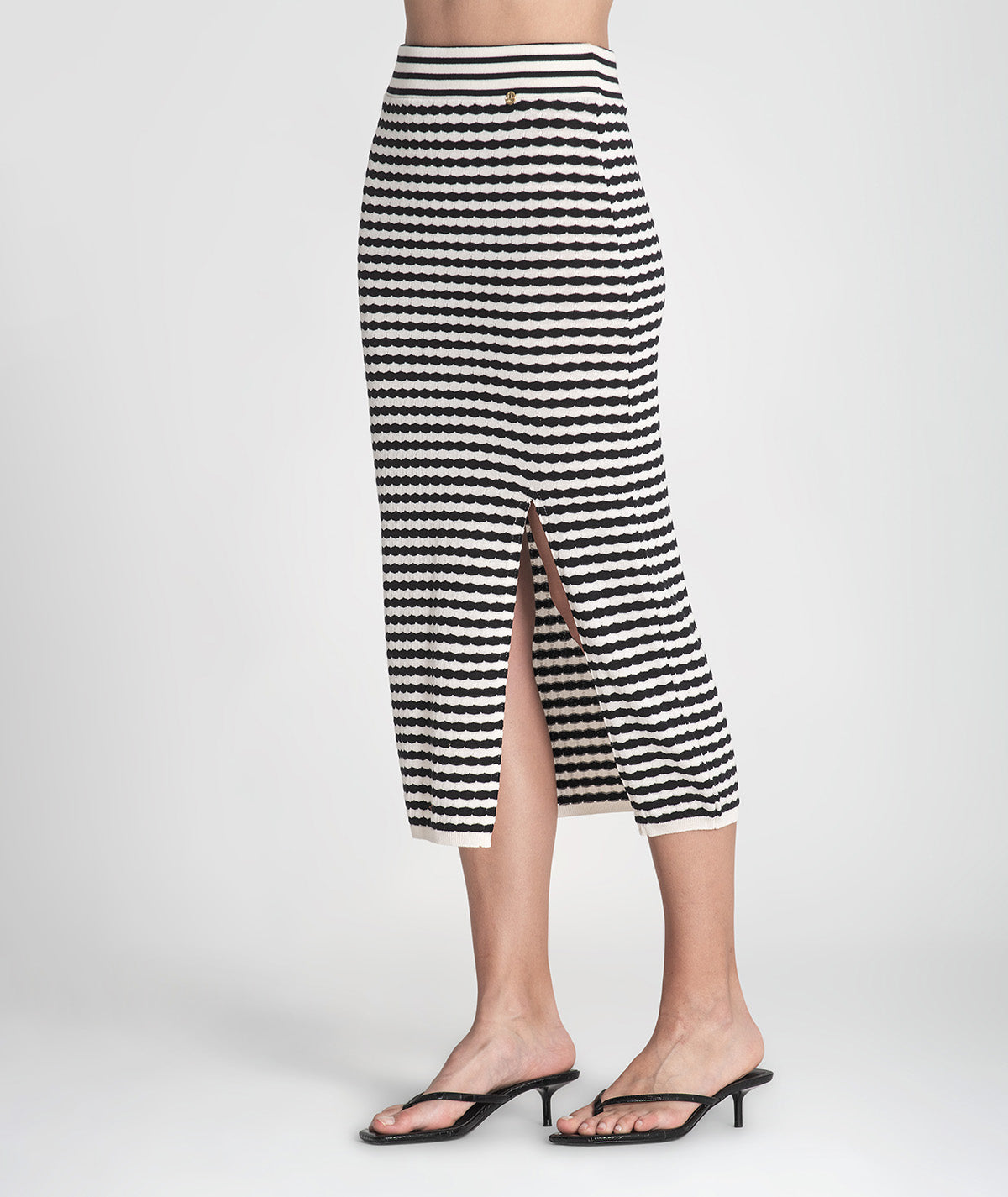 Saia com perfurados 3386