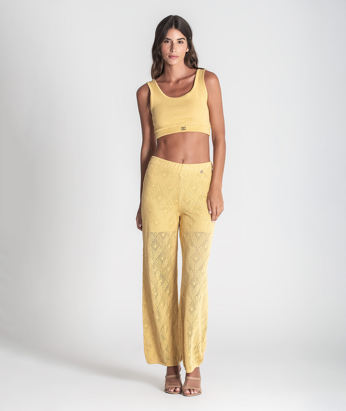 Calças perfuradas 3388