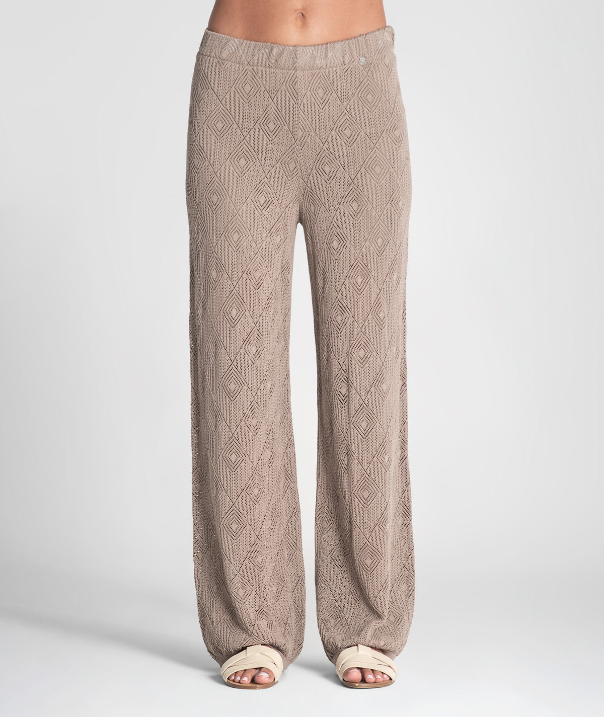 Calças perfuradas 3388