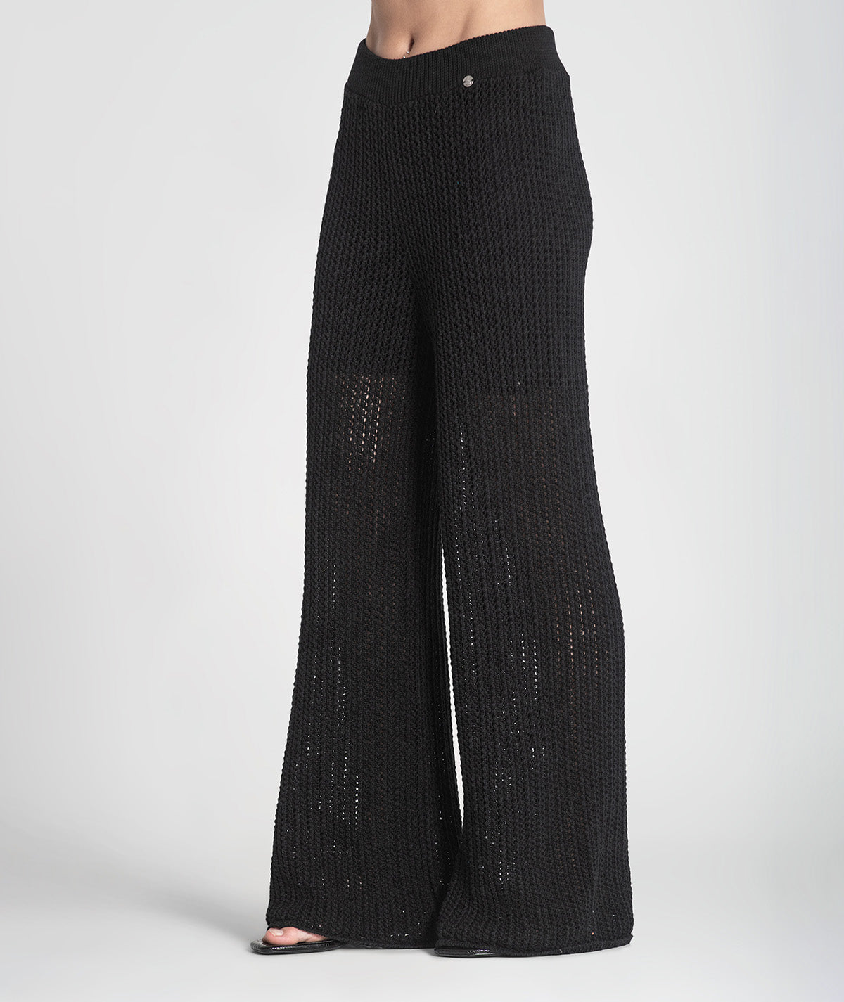 Calças perfuradas 3394