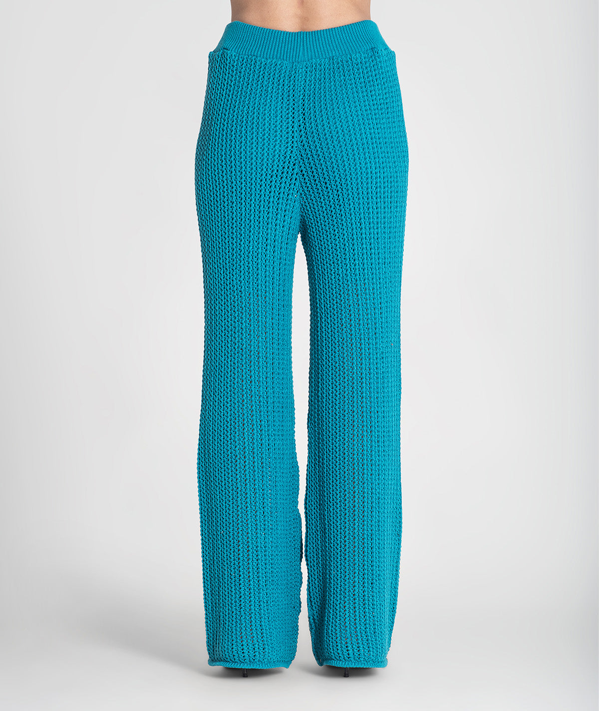 Calças perfuradas 3394