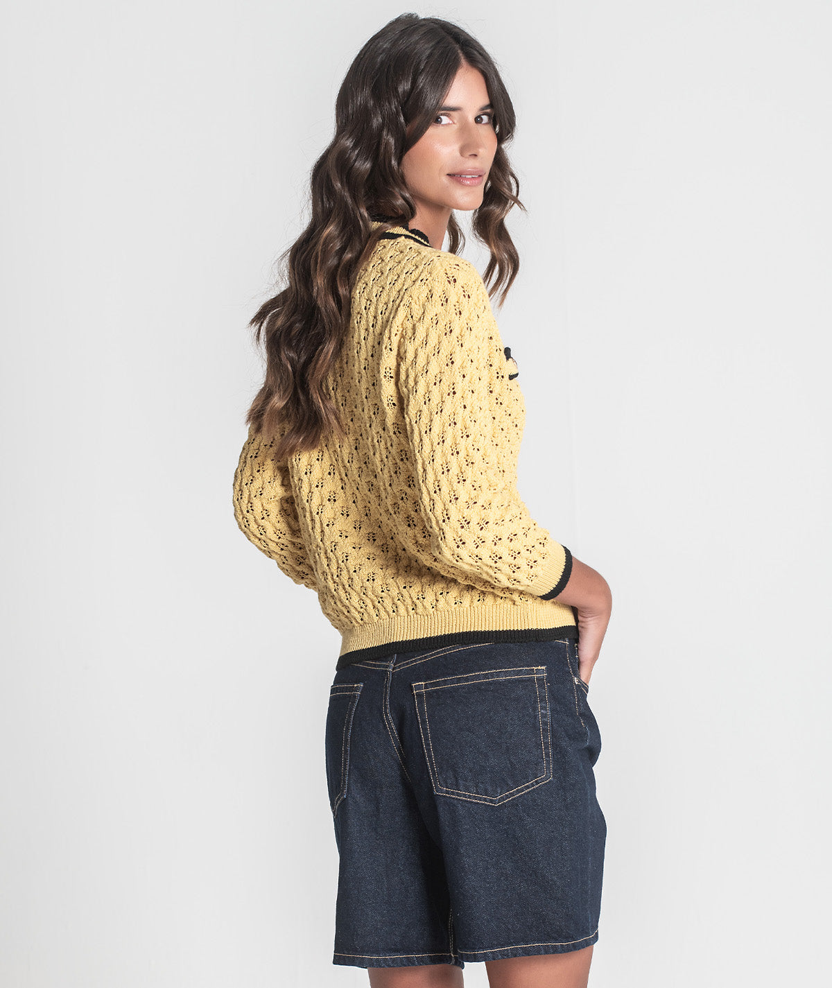 Casaco perfurado com botões dourados 3401