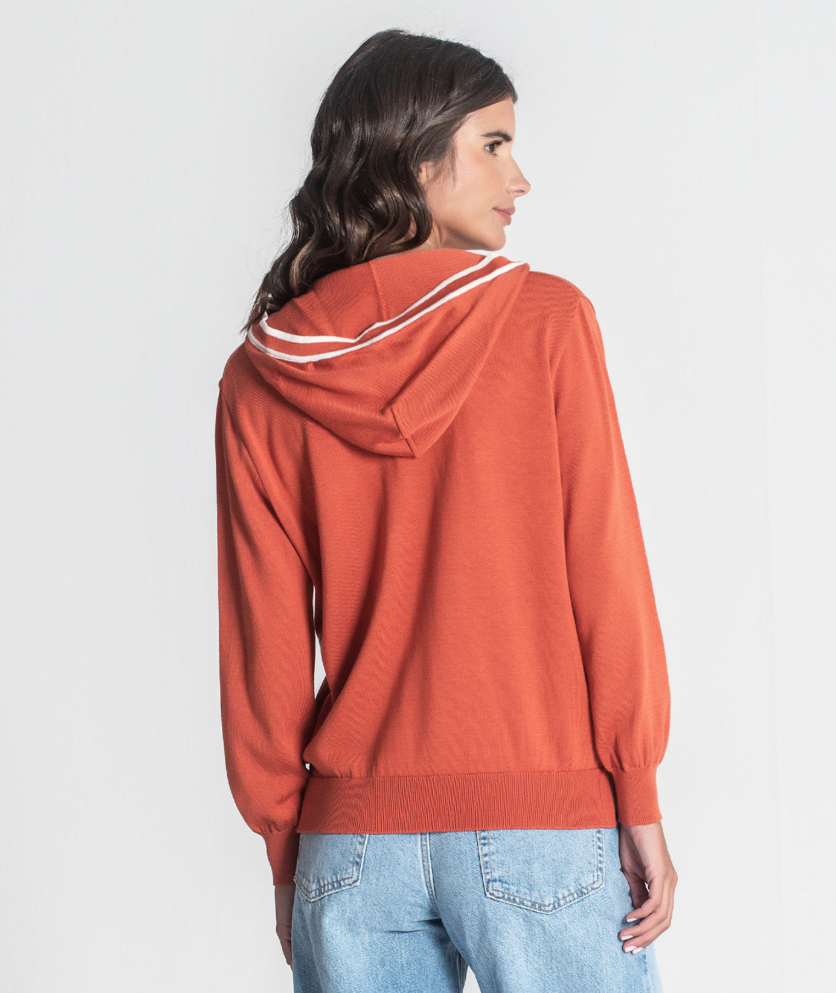 Camisola com capucho e contrastes 3406