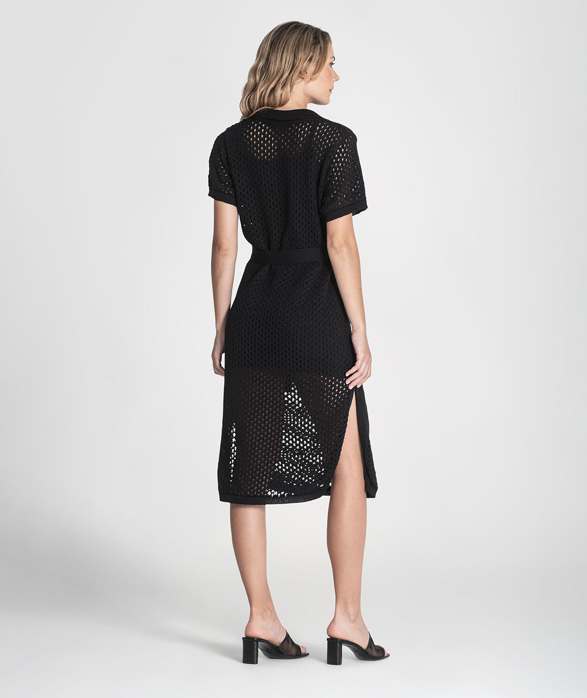 Vestido perfurado com chapa r no bolso 3428