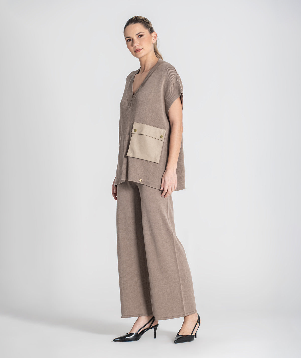 Vest with pocket 3438