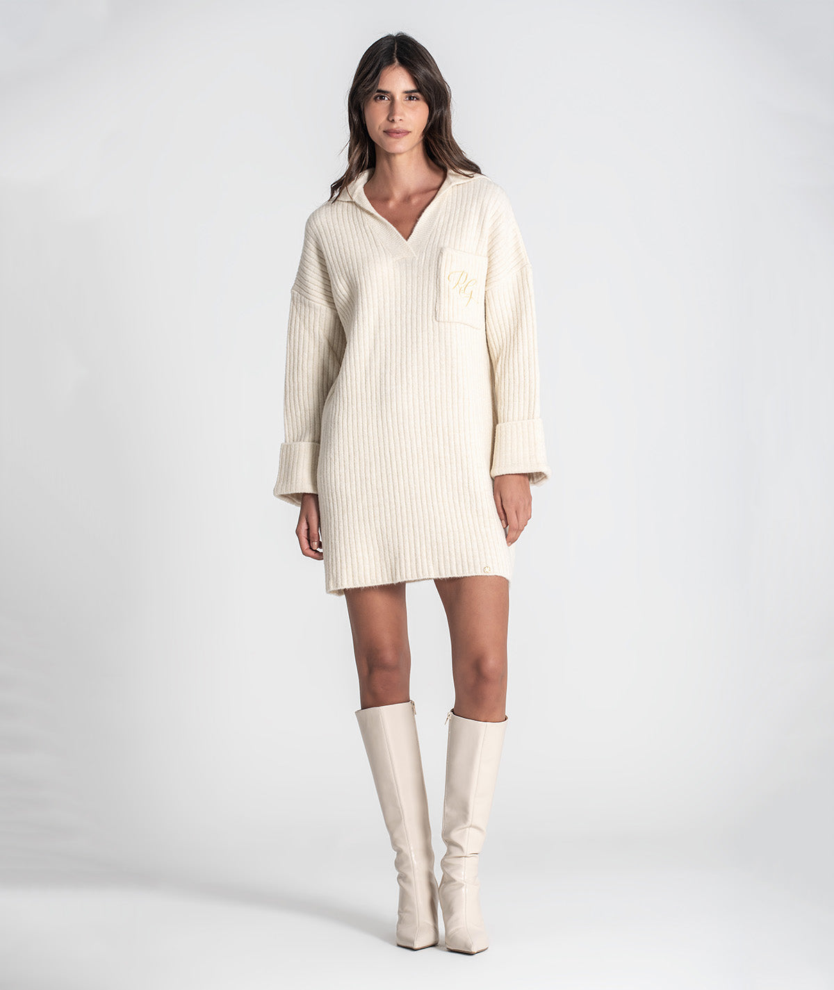 Vestido com bordado no bolso 3462