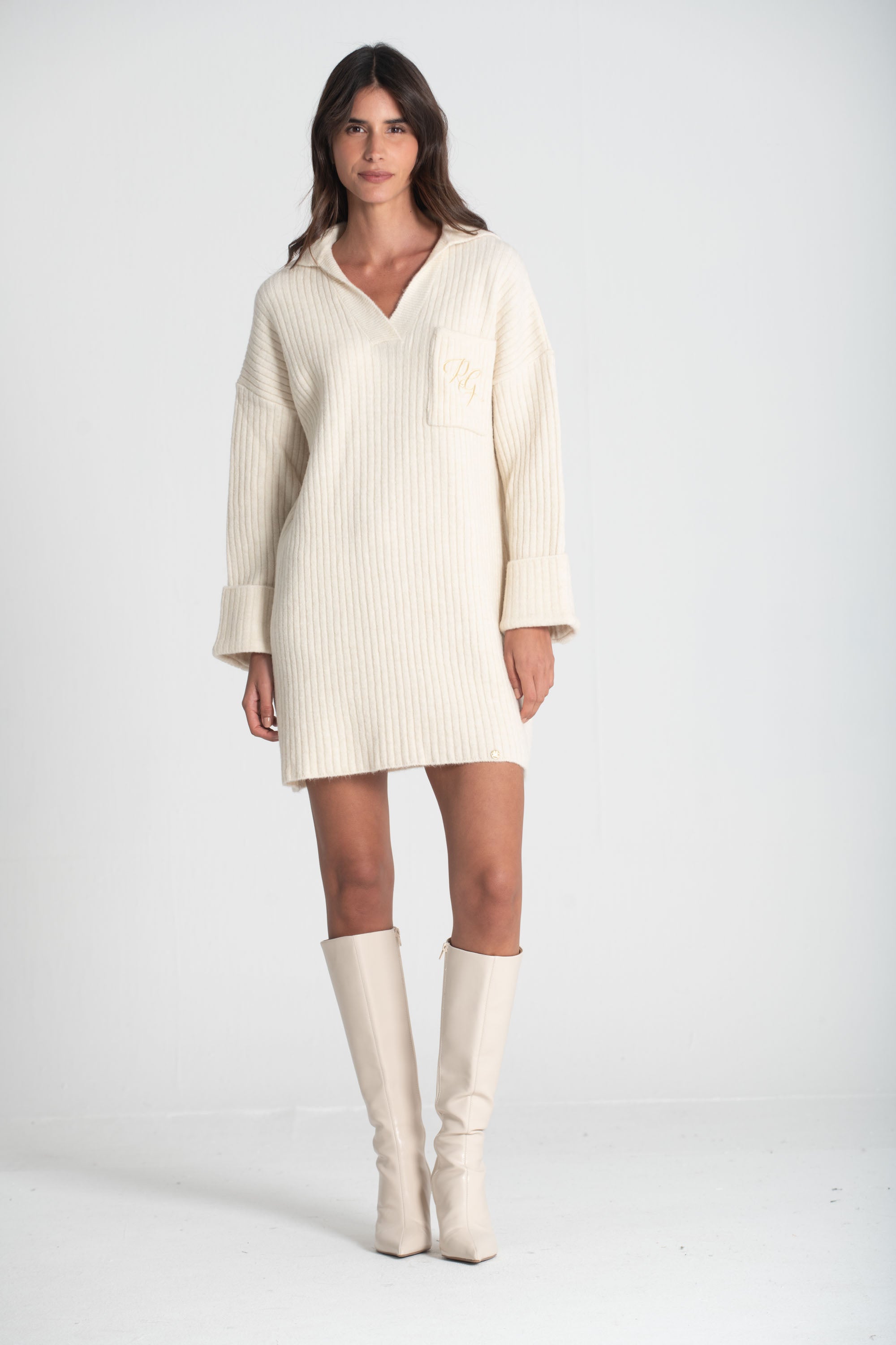 Vestido com bordado no bolso 3462