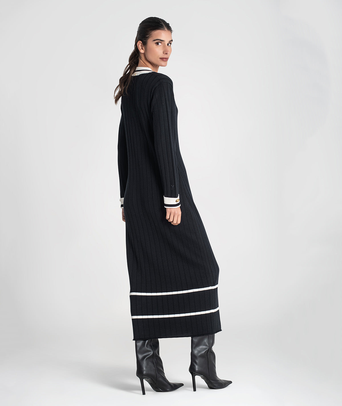Vestido canelado com contraste no decote 3472