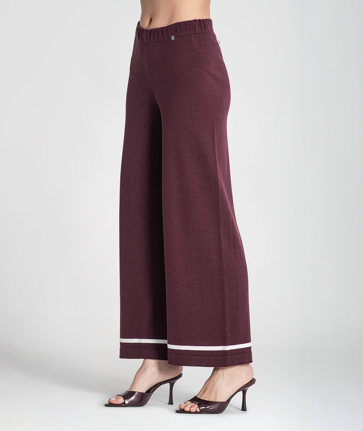 Calças com riscas no fundo 3474