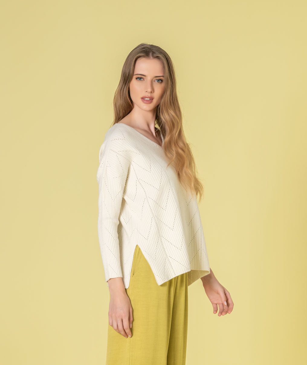 Camisola decote em v com perfurados 3512