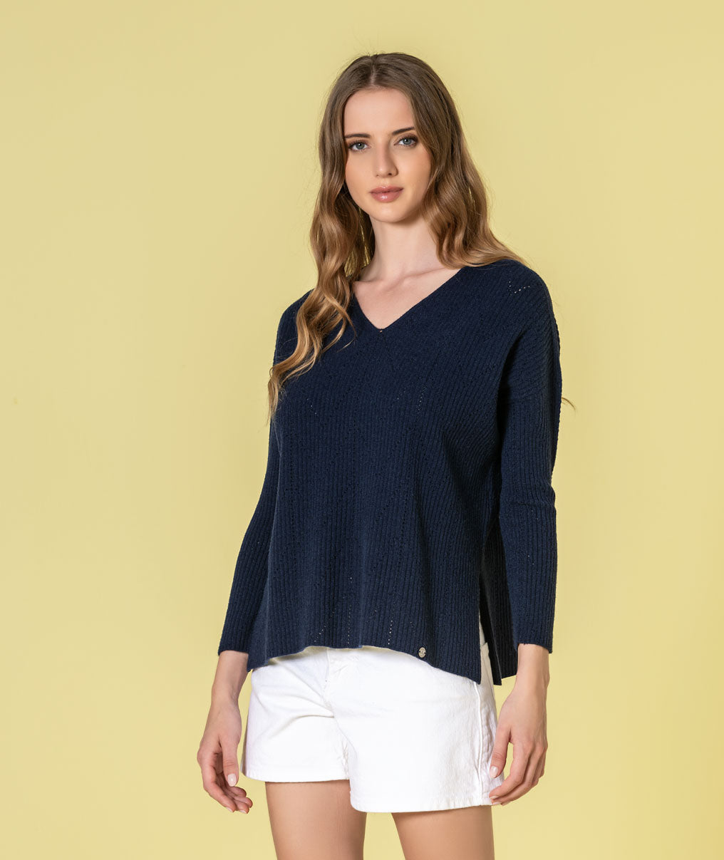 Camisola decote em v com perfurados 3512