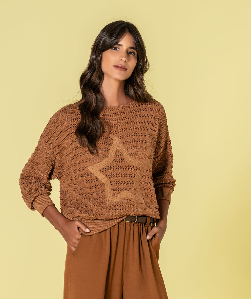 Camisola perfurada estrela bordada 3523
