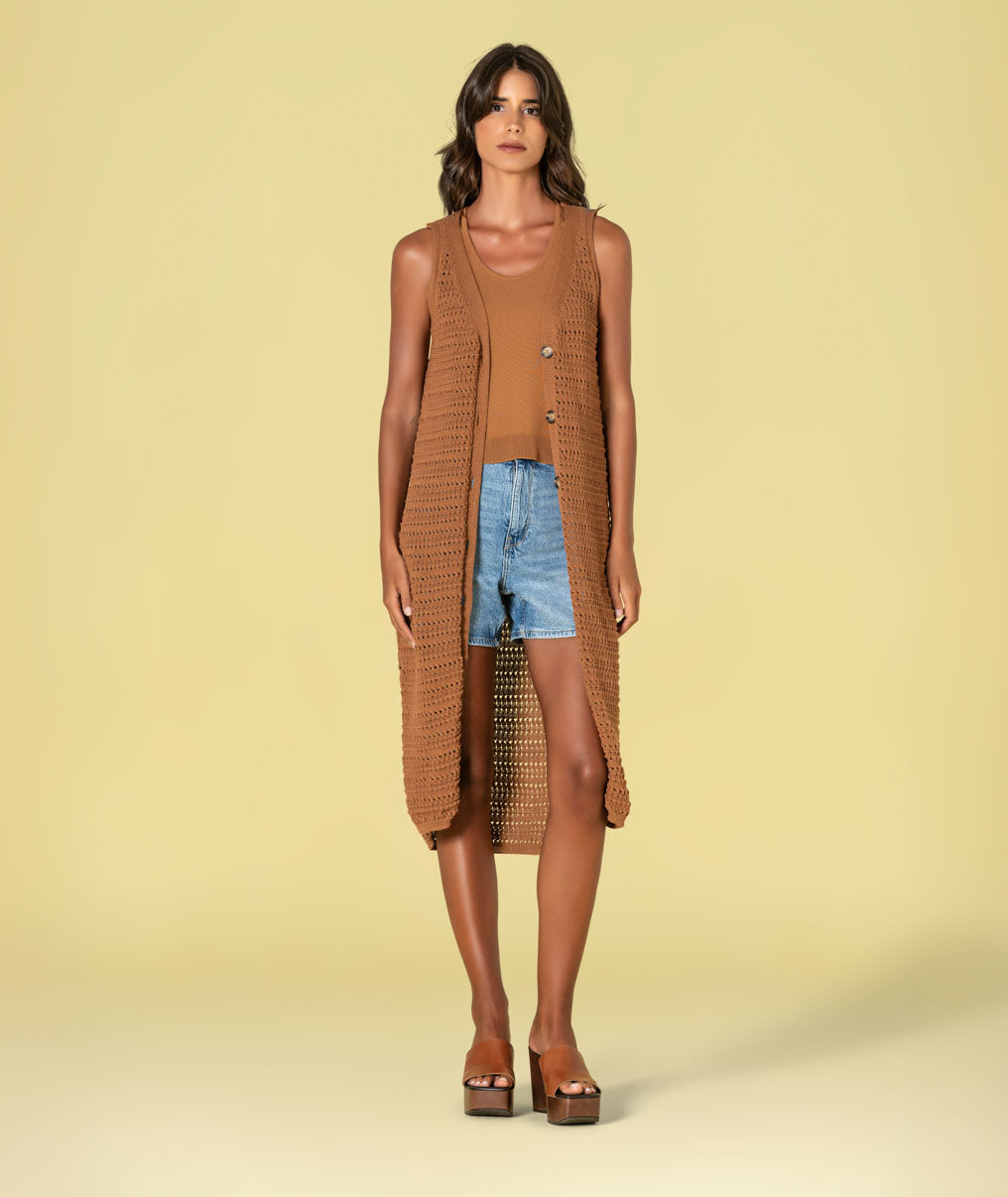 Perforated vest with buttons 3526