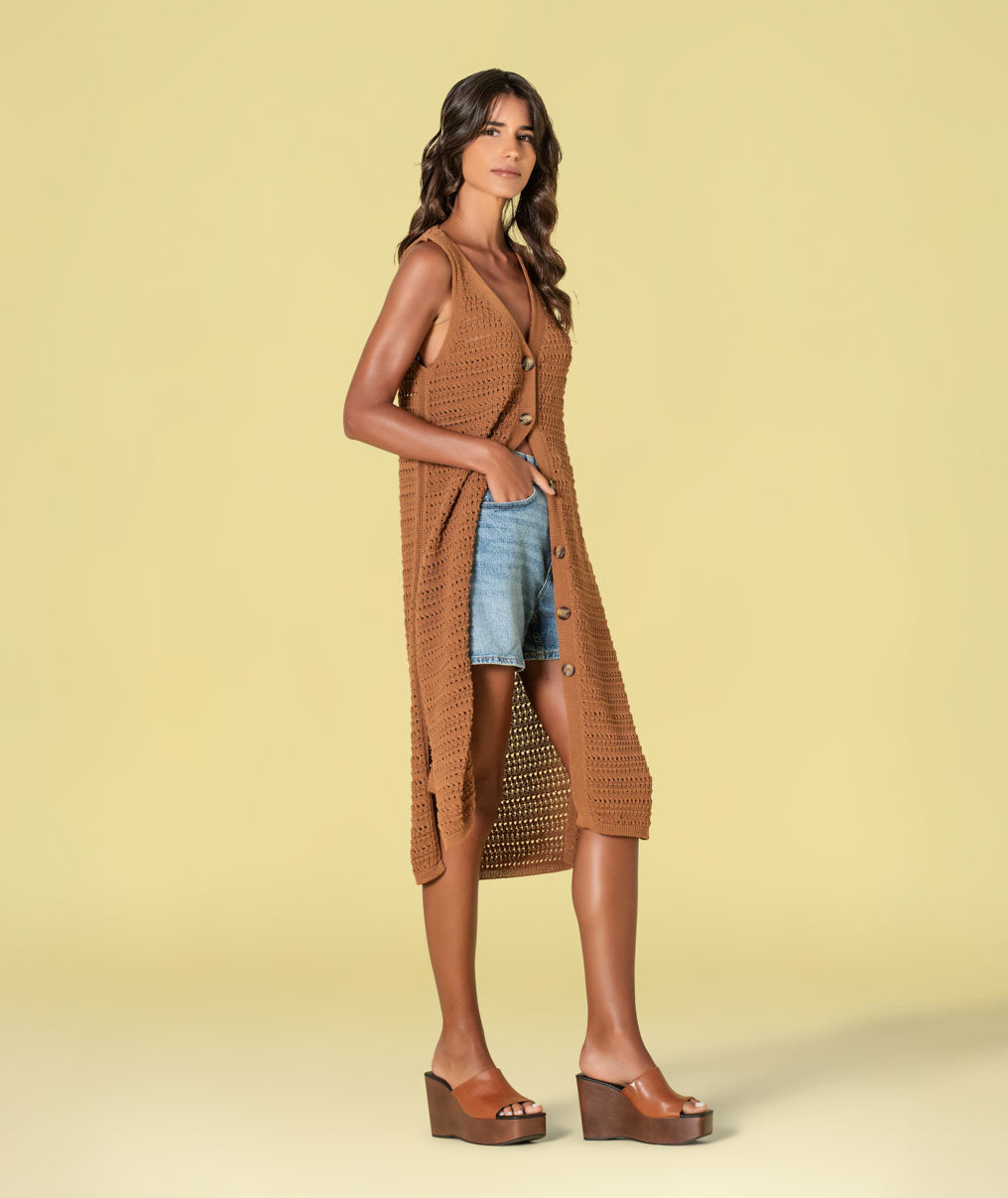 Perforated vest with buttons 3526