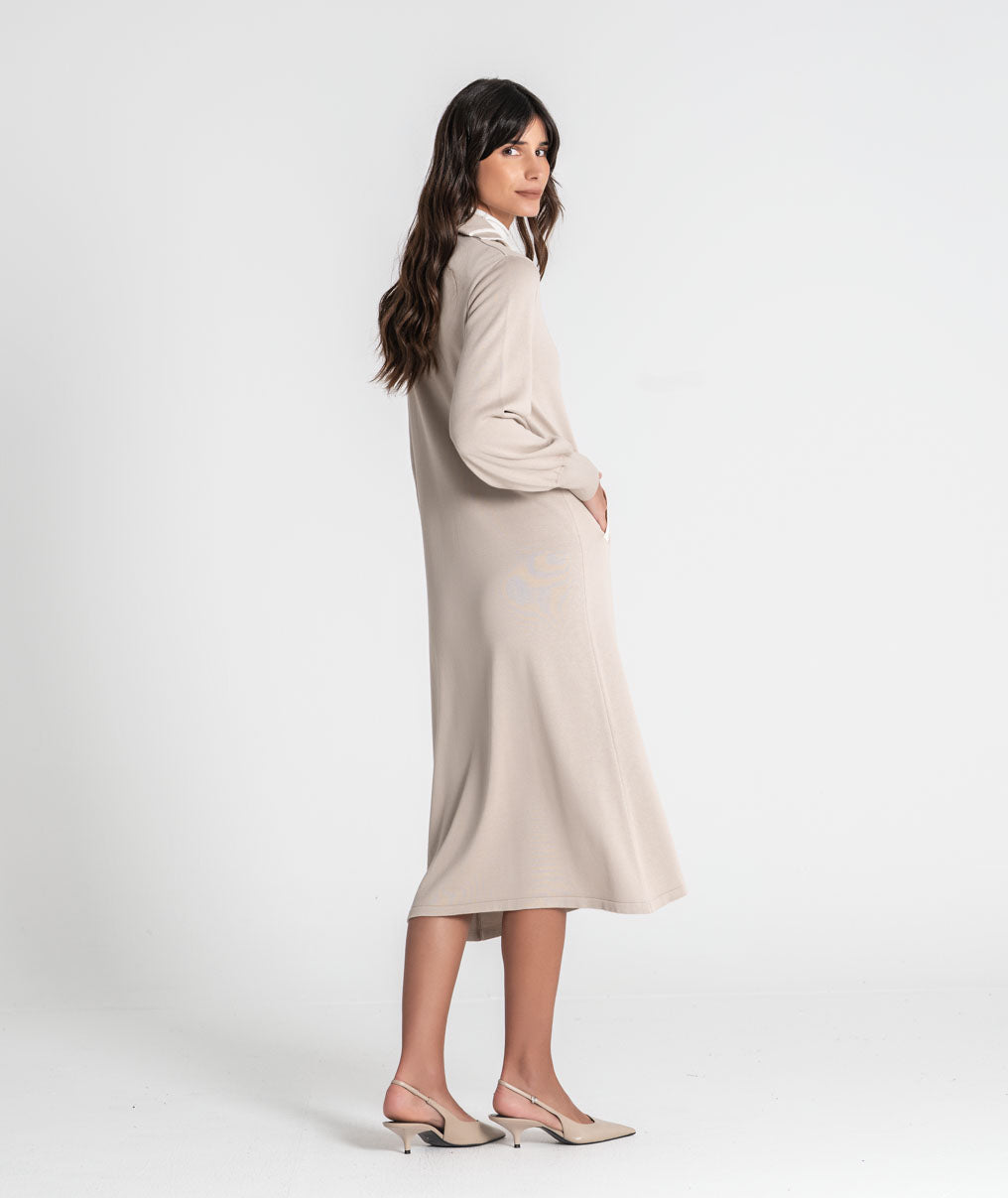 Dress with contrasts 3564