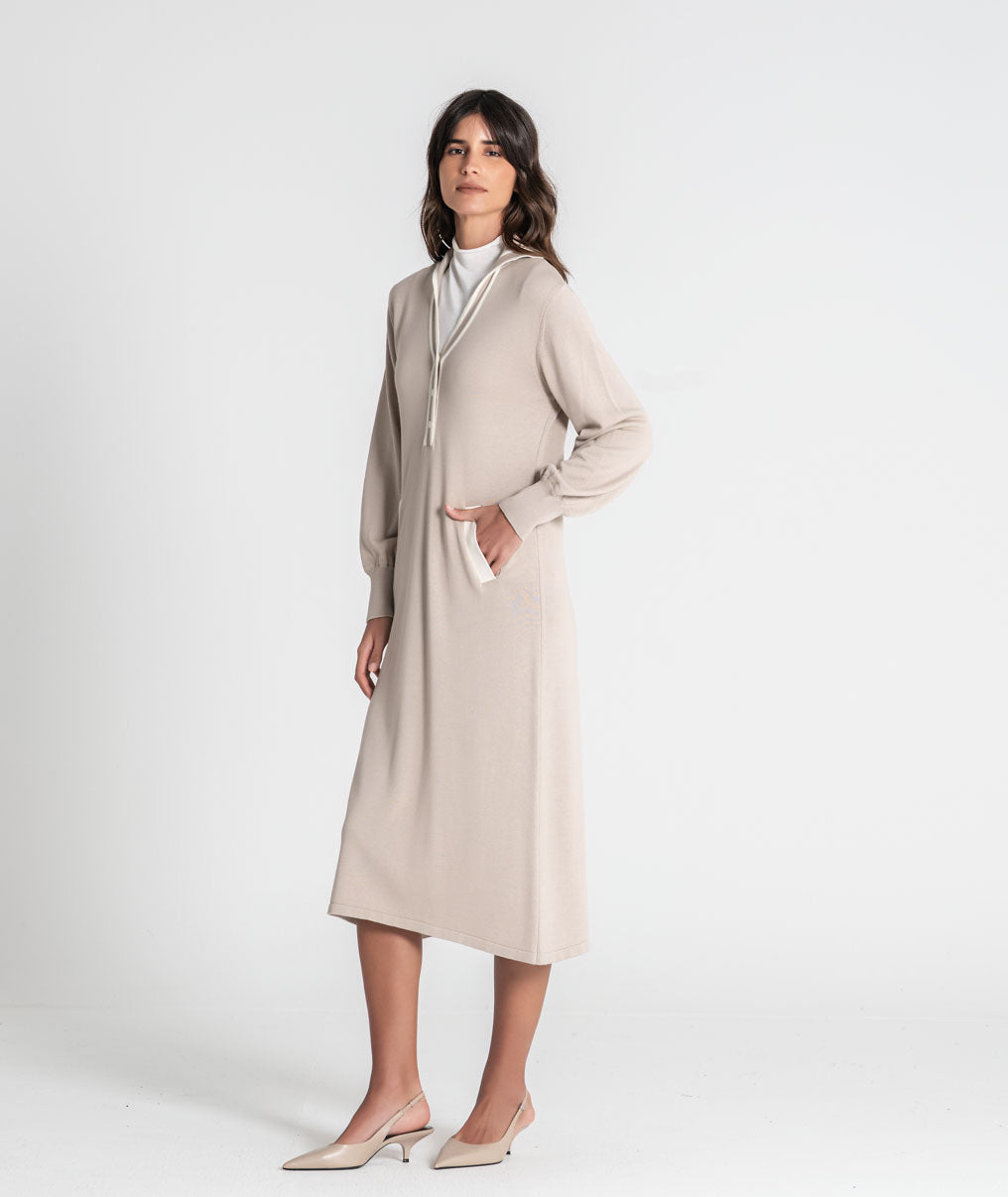 Dress with contrasts 3564