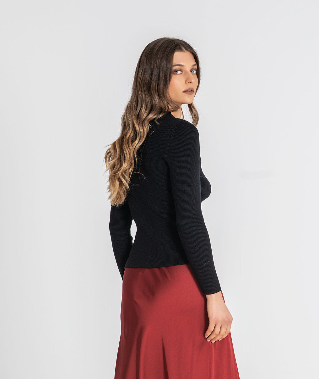 Top with lace on the neckline 3587