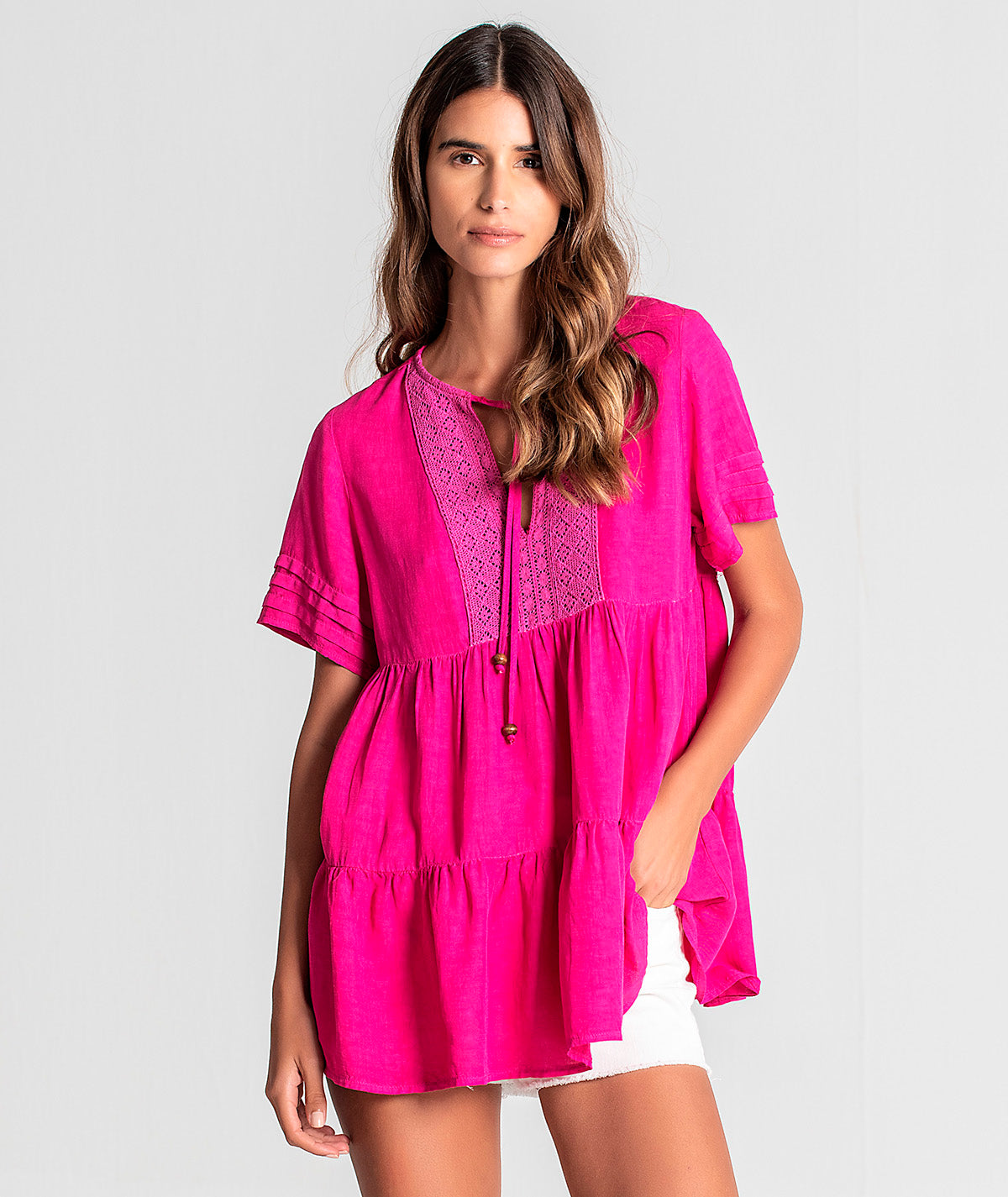 Blusa com detalhes no decote e mangas 6046