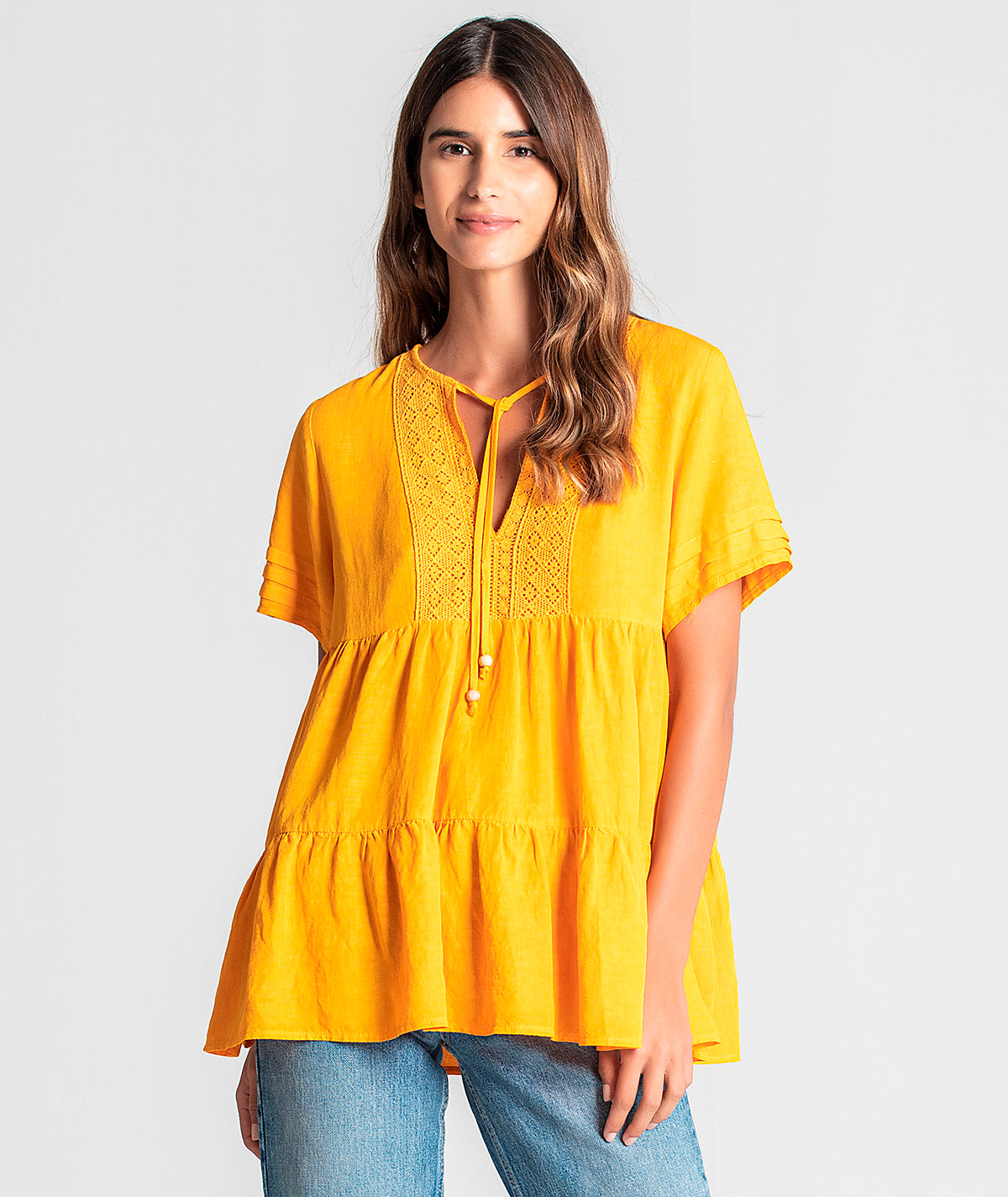 Blusa com detalhes no decote e mangas 6046