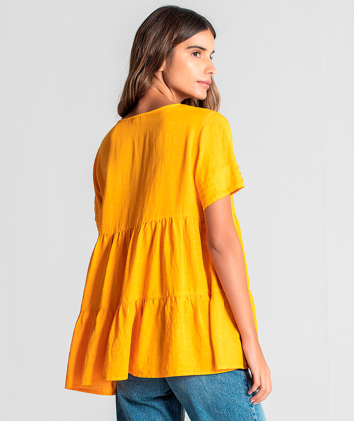 Blusa com detalhes no decote e mangas 6046