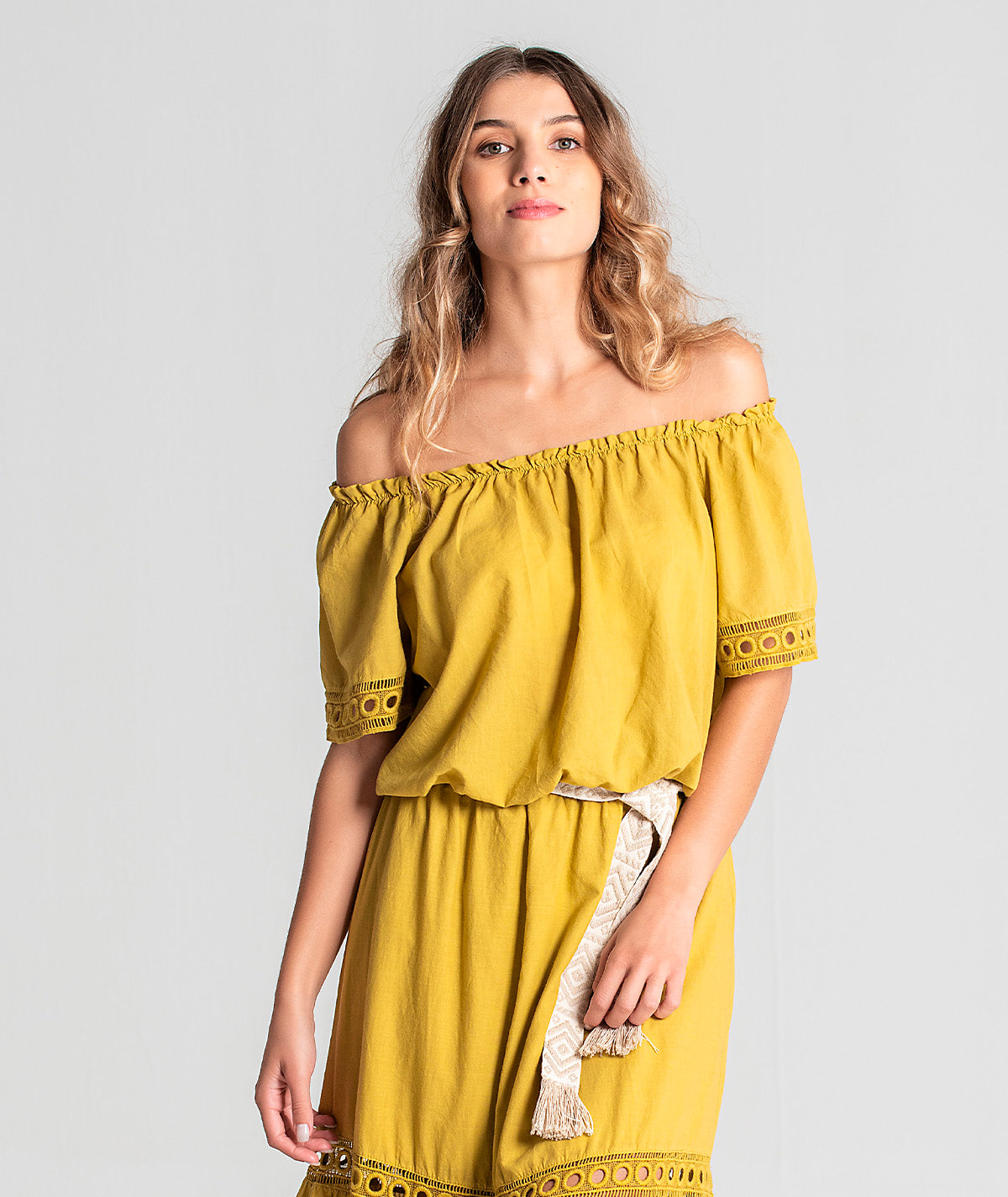 Blusa com ombros descobertos 6048
