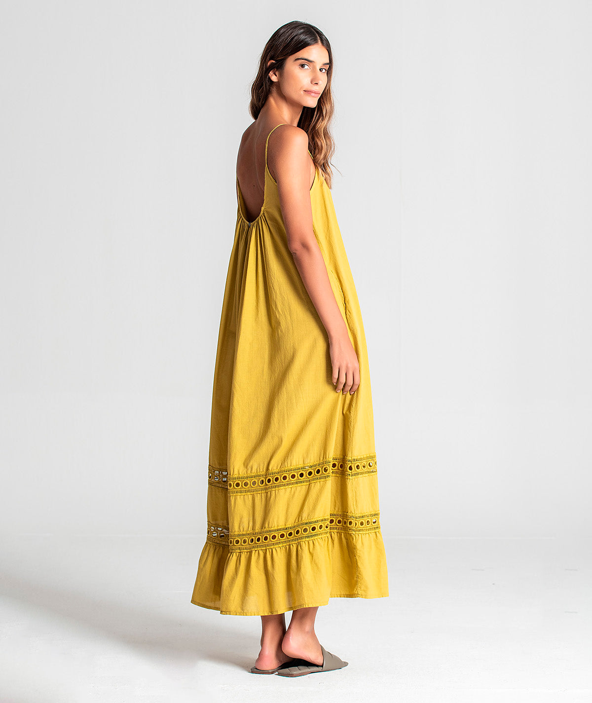Vestido de alças com detalhe no fundo 6050