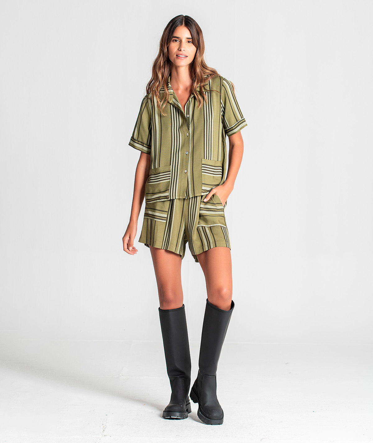 Camisa curta riscas 6056
