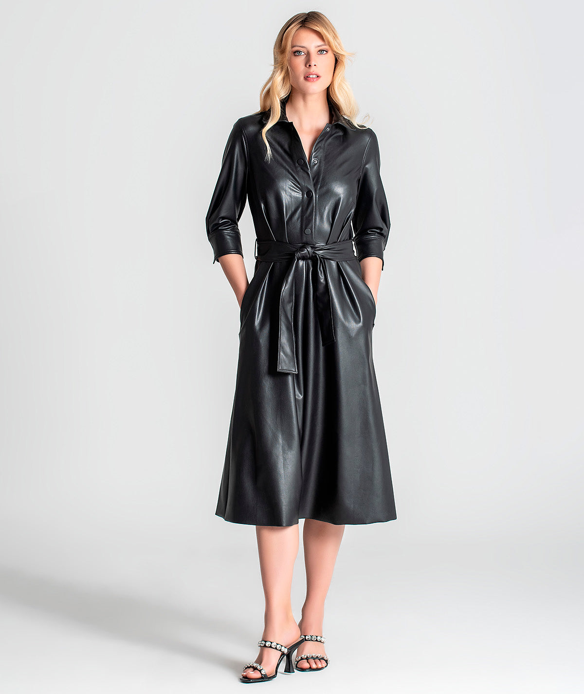 Vestido em napa com molas na frente 6126