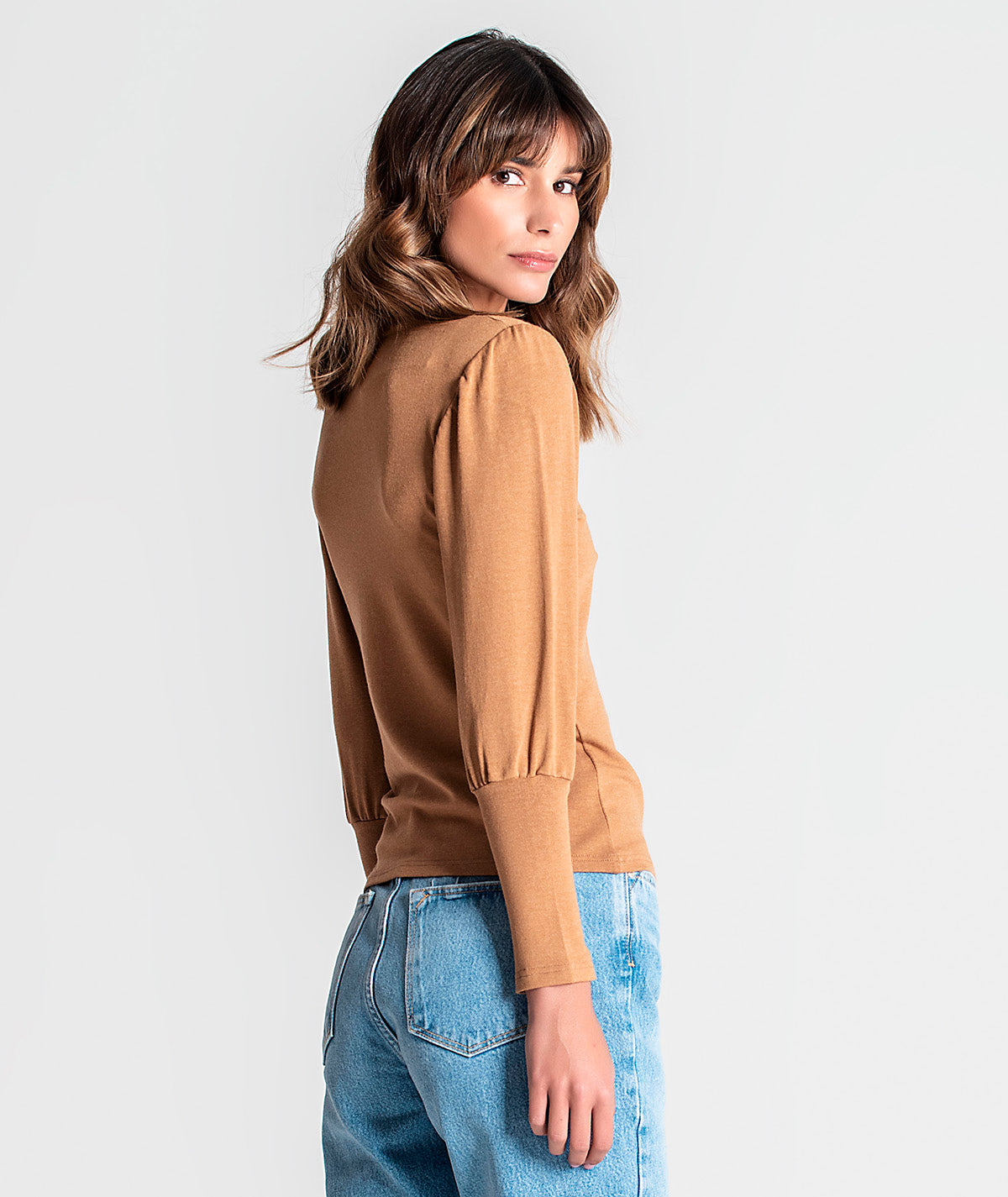 Camisola com enchumaços nos ombros 6134