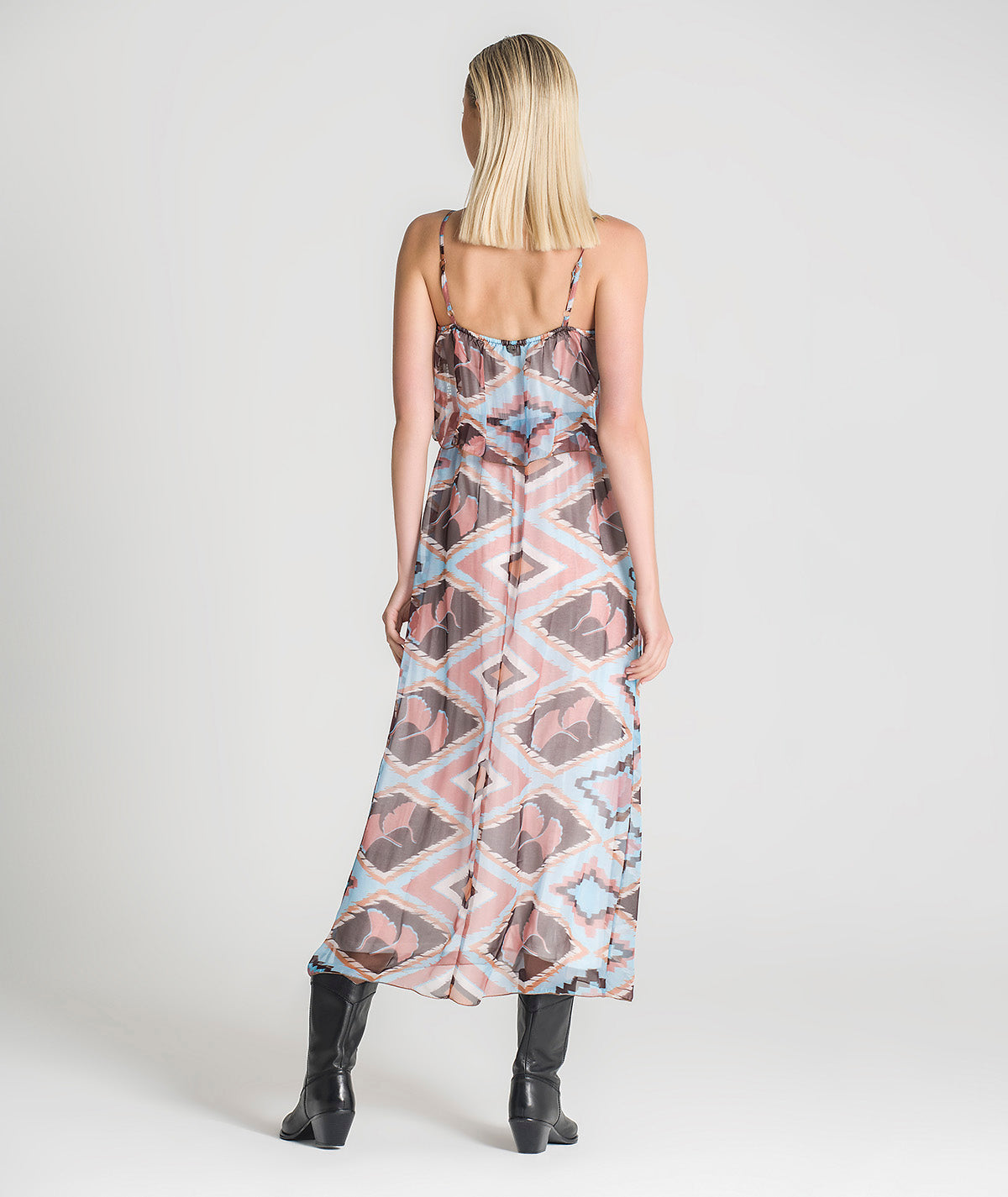 Vestido com padrão étnico e detalhe em renda 6167