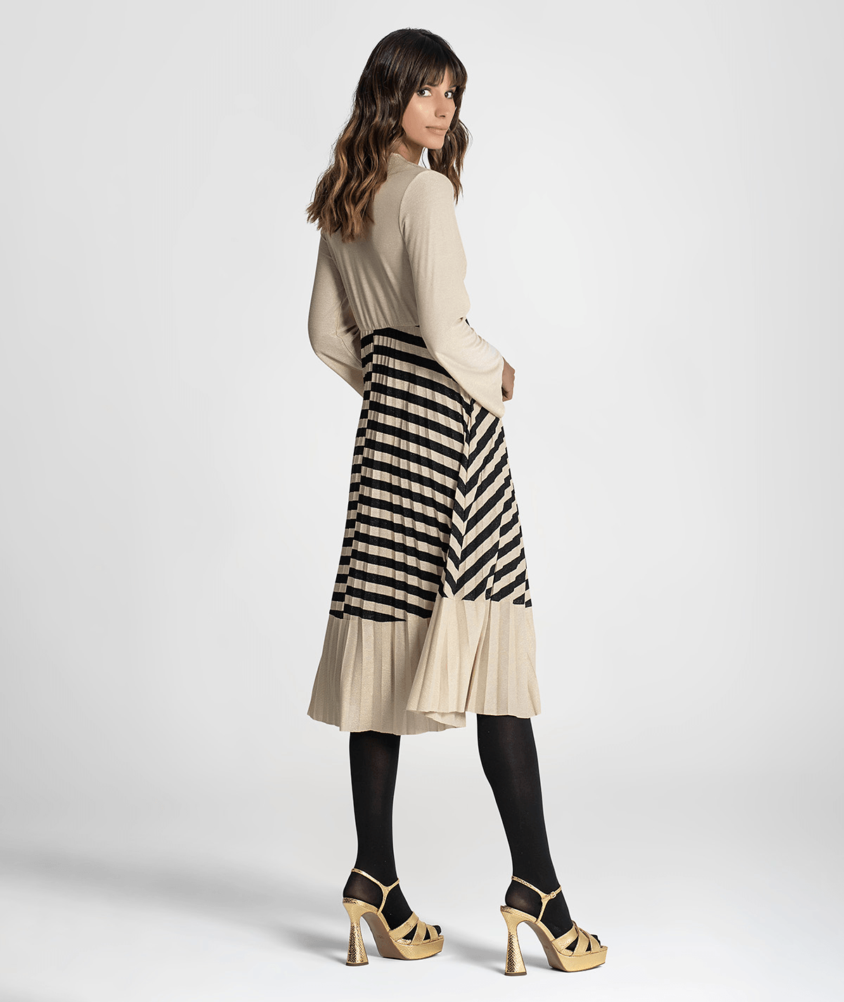 Vestido comprido plissado com riscas 6203