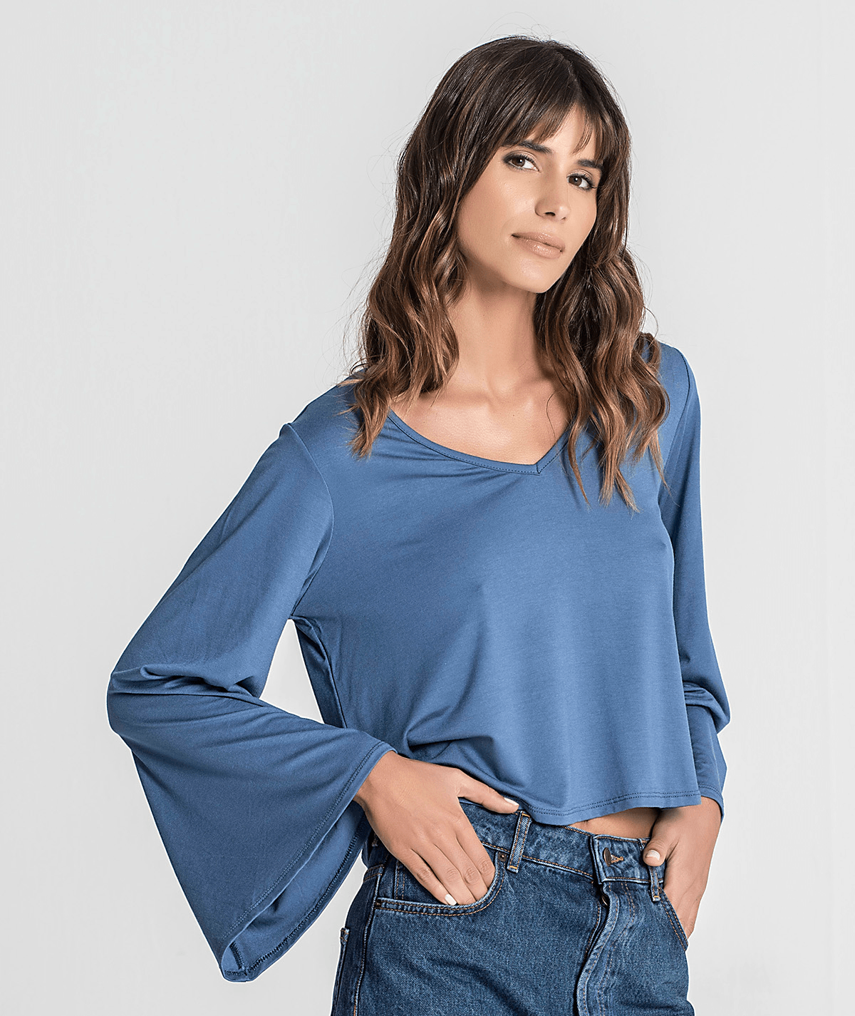 Camisola decote em V com mangas sino 6215